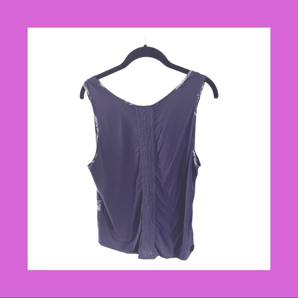 Market & Spruce Navy Blue Floral Shell - Picture 2 of 4